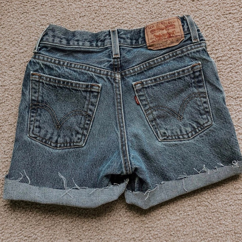 Vintage Levi High-wastes denim shorts